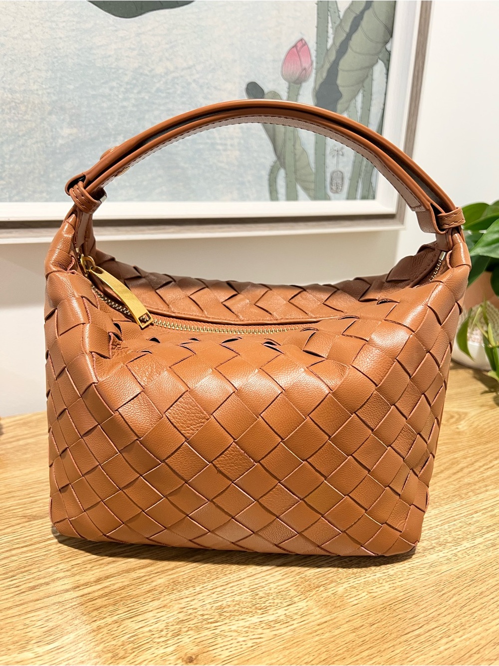 Woven Shoulder Bag in Brown
